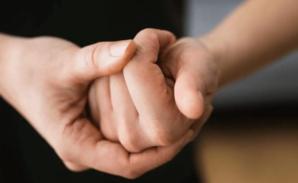 Risks of Knuckle Cracking